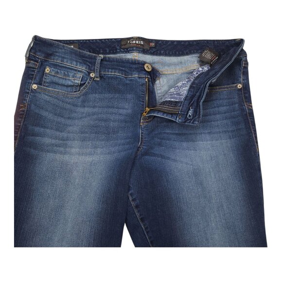 Torrid Premium Boyfriend Jeans 18R Womens Blue Denim Mid-Rise Relaxed Fit Straig - Picture 9 of 11